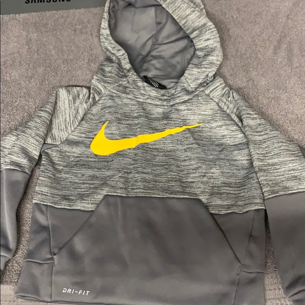 Nike sweatshirt size 3T